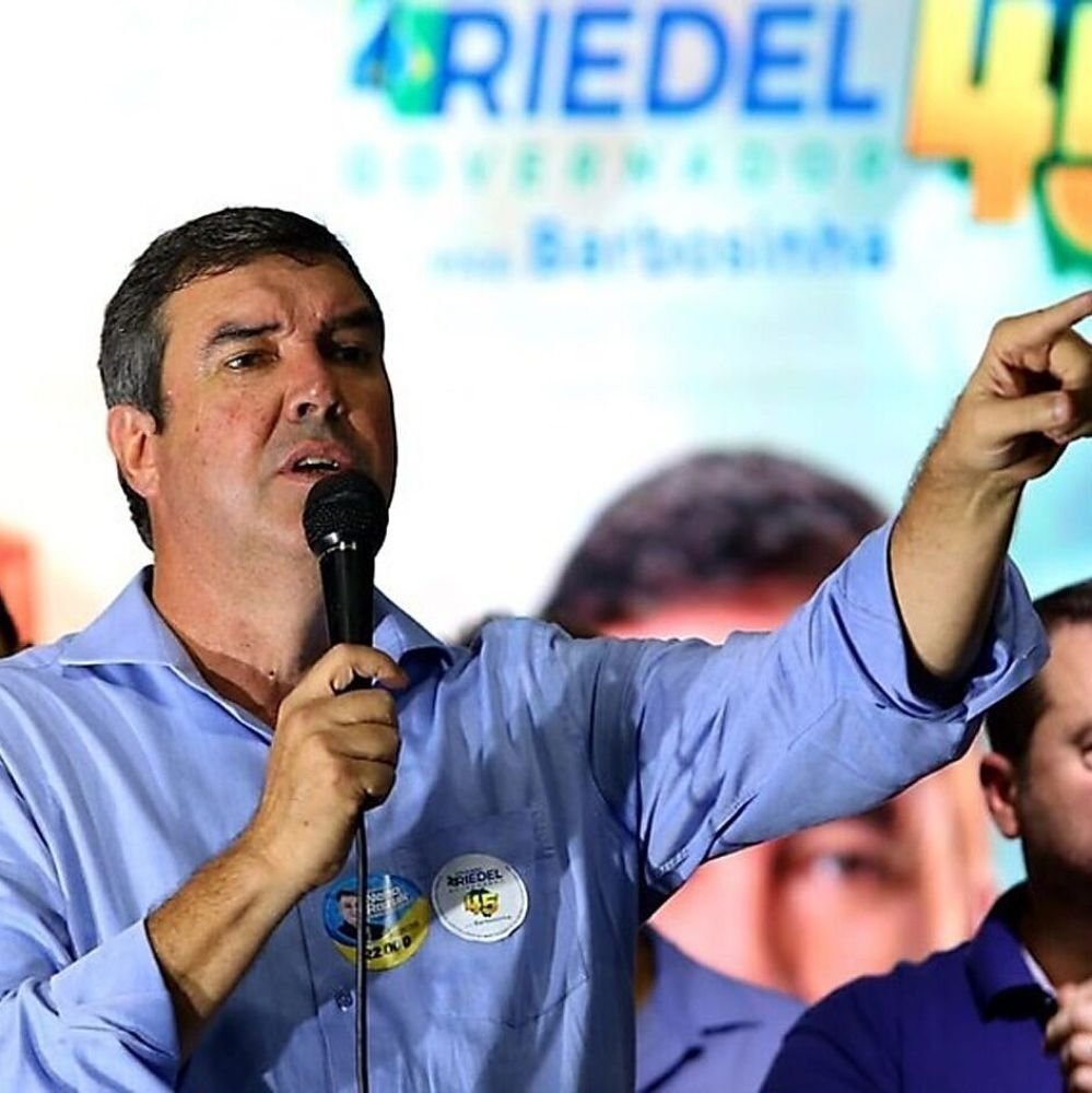 Riedel dispara na ponta e mira vitória já no primeiro turno