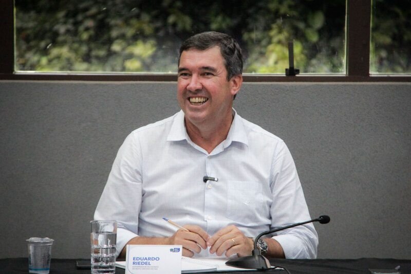 Na pesquisa com três, Riedel ganha no 1º turno com 47,83%, contra 14,41% de Fábio, diz IPR