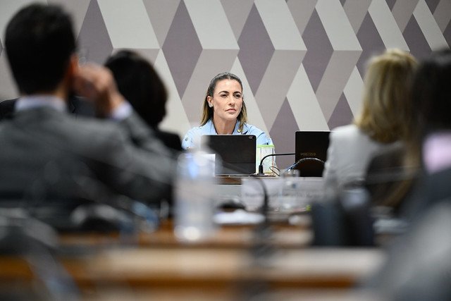 Com voto de Soraya, CPMI do INSS rejeita relatório que indiciava e pedia prisão de Lulinha