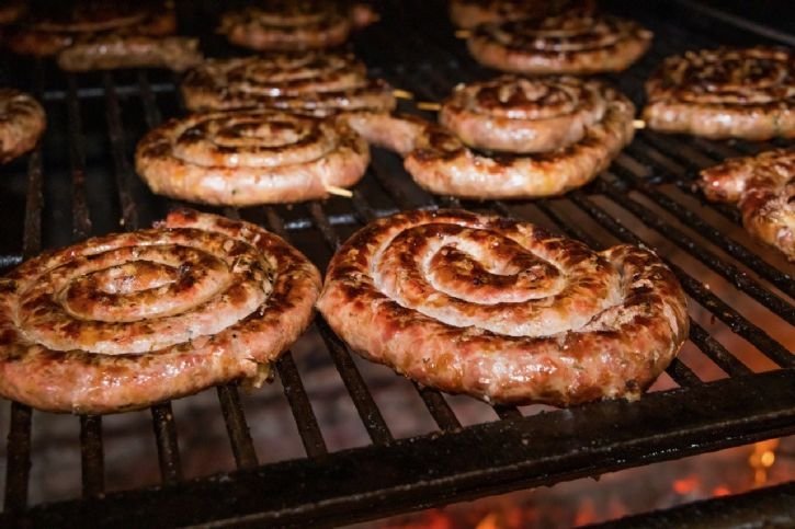 30ª Festa da Linguiça de Maracaju recebe apoio de R$ 1,2 milhão da Prefeitura e reforça cultura, turismo e impacto social.