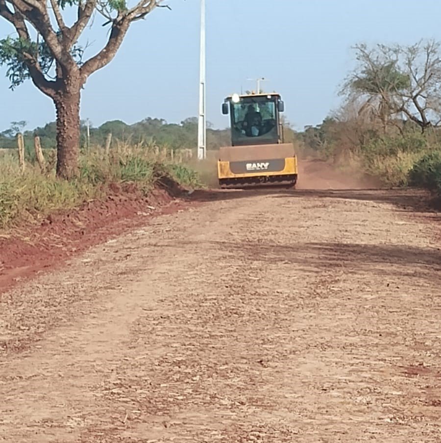 Moradores do assentamento Barra Nova agradecem melhorias nas estradas realizadas pela Prefeitura de Sidrolândia